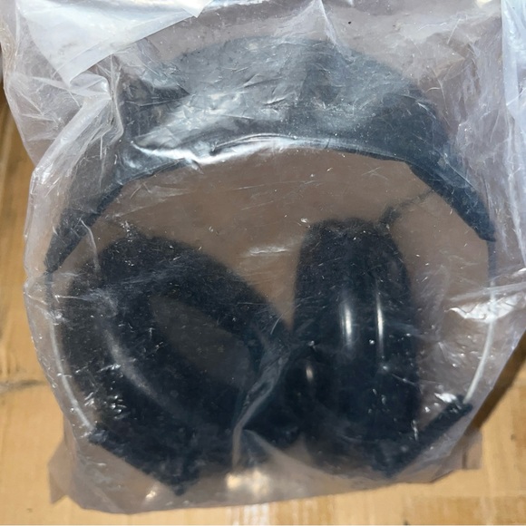 Peltor Safety Junior Ear Muffs Youth Hearing Protection Kids small Adults New - Picture 5 of 5